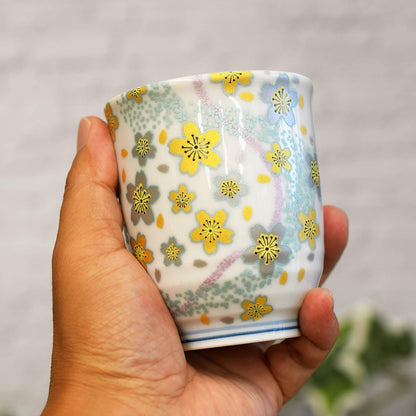【made in japan】
Stylish Pair of Kutani Porcelain Teacups for Couples - “Kyokusuihana” Design - Japanese Ceramic Tea Bowls, Premium Tableware, Made in Japan