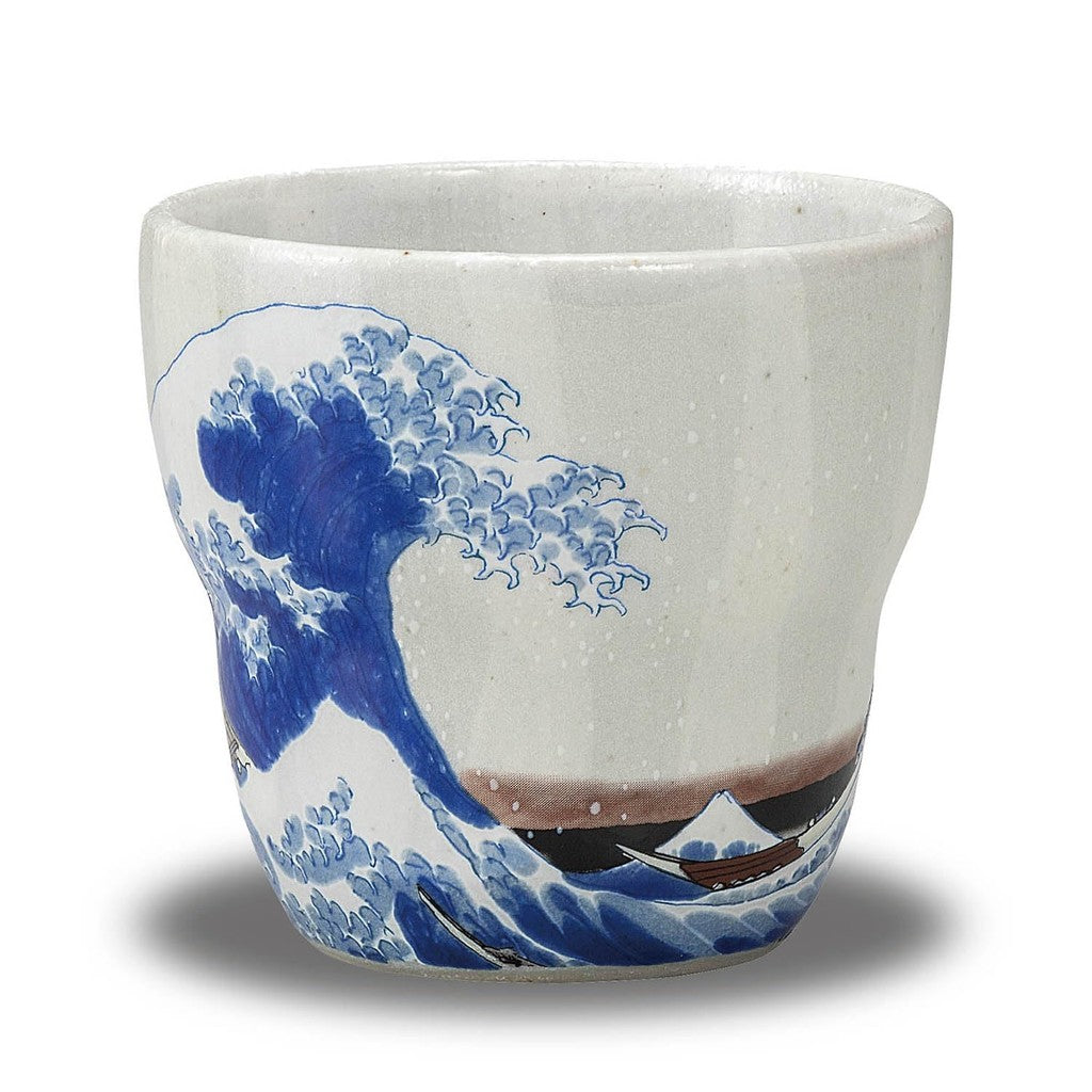 [made in japan]
Japanese Kutani Ceramics Sake Glass Set - Stylish Hokusai Wave Design, High-Quality Pottery, Perfect for Celebrations like Birthdays, 60th and 70th Anniversaries. Ideal Gift for Lovers of Japanese Tableware.