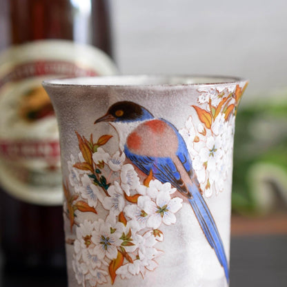 【made in japan】
Elegant Kutani Porcelain Beer Glass - Stylish Japanese Sake Cup with Mountain Cherry Blossom and Birds, Premium Quality Tableware, Made in Japan