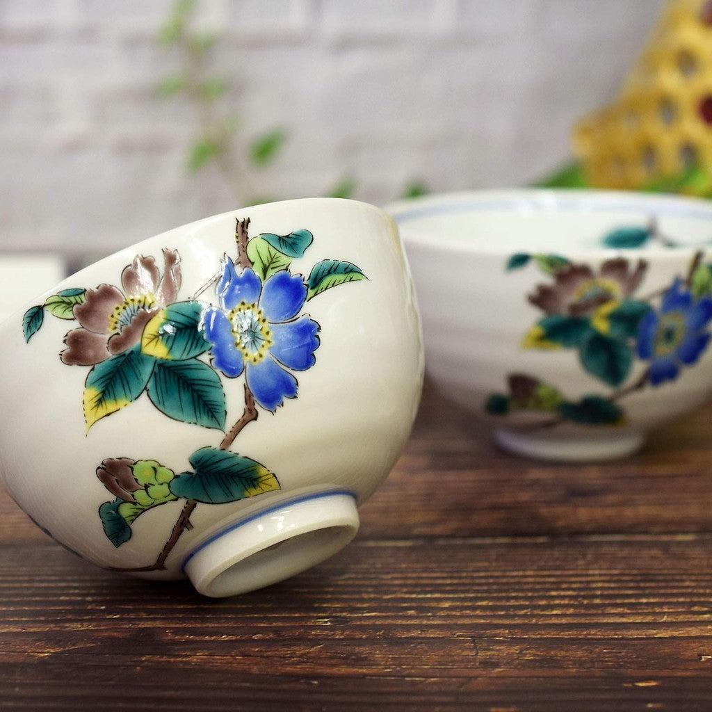 【made in japan】
Waza no Kura Pair Rice Bowls - Stylish Japanese Tableware, Kutani Ceramics, Elegant Couple's Chawan, Sasanqua Design, Premium Quality, Perfect Gift for Weddings, Anniversaries, and Milestone Celebrations, Made in Japan.