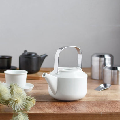 KINTO LT 600ml Teapot with Strainer - Dishwasher Safe, White/Black