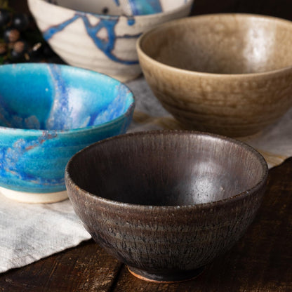 【Made in Japan】Marui Pottery Shigaraki-style Unique Rice Bowl, 11cm Diameter, Black Glaze, Ideal for Serving Rice, Model MR-3-4534