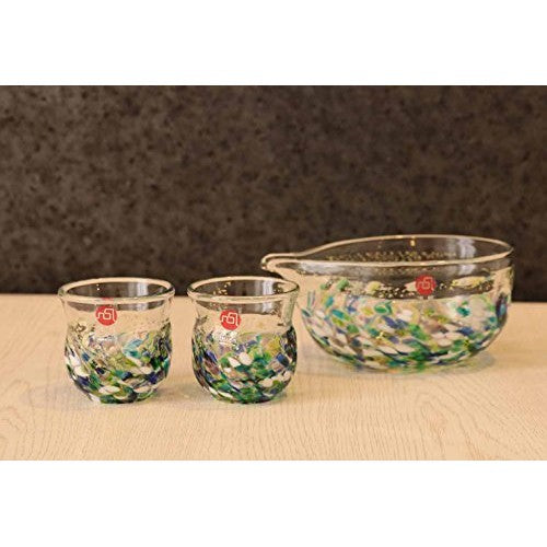 ADERIA Tsugaru Glass Hydrangea Sake Set - Sake Pourer (180ml) and Sake Cups (80ml) - Made in Japan - Stylish Ochoko and Guinomi for Sake - Ideal for Cold Sake - Perfect Gift for Women, Mother’s Day, Father’s Day, Couples, Men - Housewarming Celebrations,