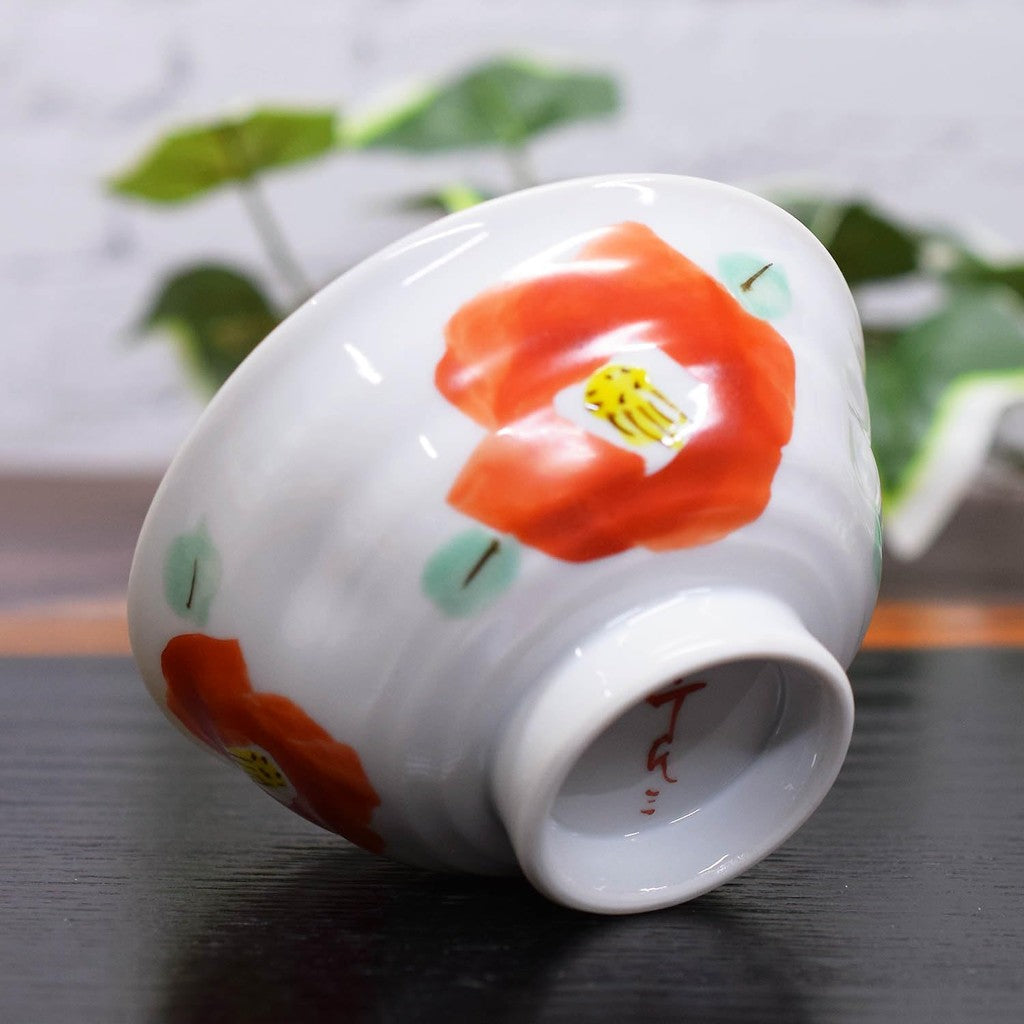 【made in japan】Stylish Japanese Ceramics - Kutani Ware Rice Bowl with Camellia Design, High-Quality Tableware for Authentic Japanese Dining Experience, Made in Japan. Perfect for elegant meals.