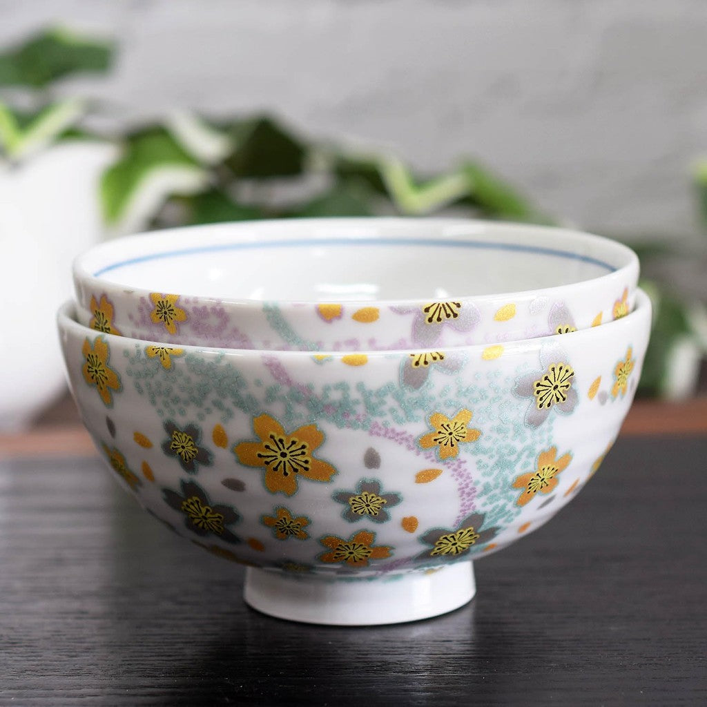 【made in japan】
Waza no Kura Pair Rice Bowls - Stylish Kutani Pottery Dinnerware for Couples, Curved Water Flower Design, Elegant Japanese Tableware Set