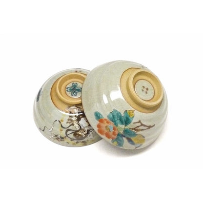 【made in japan】
Kutsuki Pair Rice Bowls - Fūjin Raijin & Camellia with Bird Design, High-Quality Ceramic, Insulated, 5.3cm Height (Large)