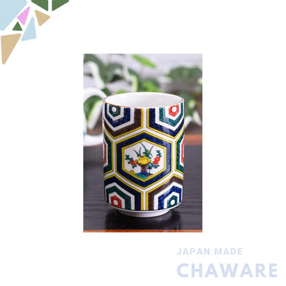 【made in japan】
Kura Collection Stylish Kutani Yaki High-Quality Tea Cup, Antique Kutani Ceramic, Japanese Tableware, Ma
