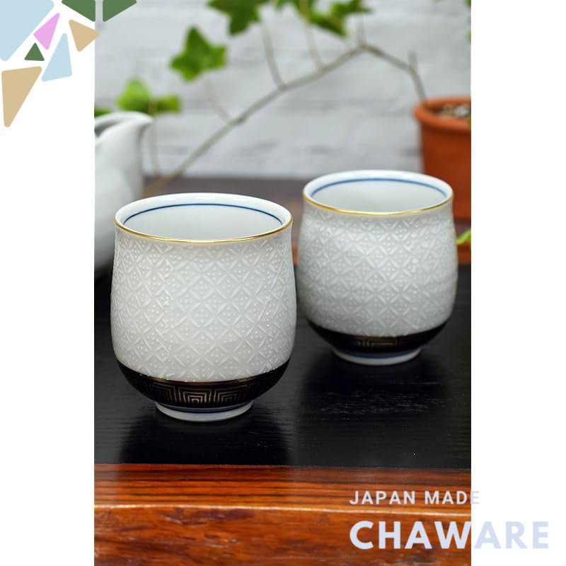 【made in japan】
Stylish Pair of Kutani-yaki Tea Cups by Wazano Kura, Elegant White Seven Treasures Design, Perfect for W
