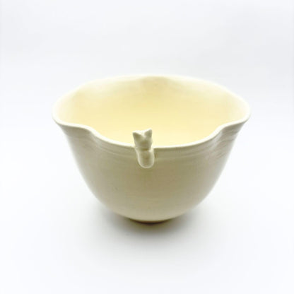 【made in japan】
Japanese Matcha Bowl for Tea Ceremony - Handmade Kyo-Yaki with Goldfish Design by Kohsho Takenaka, Size: 11cm Diameter x 8.5cm Height, Perfect Gift for Tea Lovers.