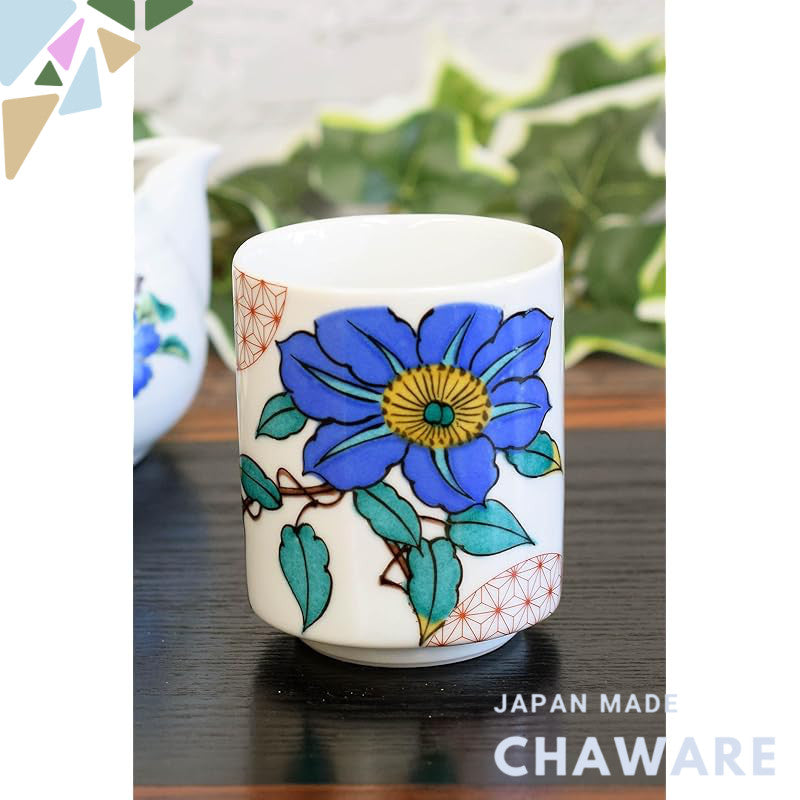 【made in japan】
Large Traditional Japanese Kutani-Yaki Tea Cup by Waza no Kura, Kutsunagi Pattern, Elegant Ceramic Chawa