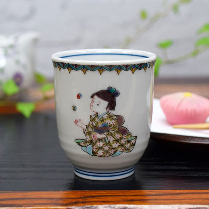 【made in japan】
Stylish Kutani-yaki Tea Cup, Warabe Ceramic Teacup, Japanese Tableware, High-Quality Pottery, Authentic Japanese Made. Perfect for tea lovers and collectors!