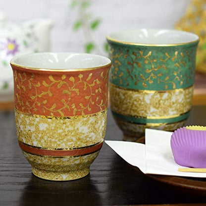 【made in japan】
Stylish Pair of Japanese Kutani Ware Teacups by Waza no Kura - Elegant Couple’s Ceramic Tea Cups with Gold Pattern - Perfect Gift for Anniversaries, Birthdays, and Celebrations - Made in Japan