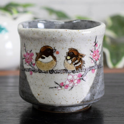 【made in japan】
Stylish Kutani Ware Large Tea Cup with Fuku Suzume Design - Perfect for Japanese Dining, Ideal Birthday Gift, 60th, 70th, 77th, 80th, 88th Anniversary Celebrations. Beautiful Ceramic Tableware Made in Japan.