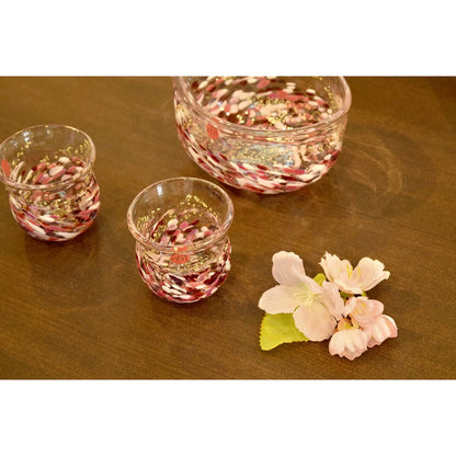 ADERIA Tsugaru Glass Flower Reflection Flower Raft Sake Set Includes Sake Pourer (180ml) and Cups (80ml) Made in Japan Ochoko Sake Cups for Sake Stylish Glassware for Cold Sake Gift for Women Mother's Day Father's Day Couples Men Housewarming Celebration