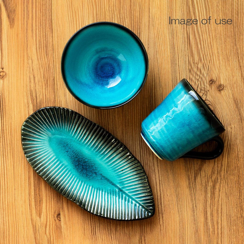 【made in japan】
Mino Ware Higashiyama Kiln "Turquoise Blue" Rice Bowl - Stylish Large Tea Bowl, Diameter approx. 11cm, Height 6cm, Japanese Tableware, Made in Japan, Ideal for Rice and Tea.