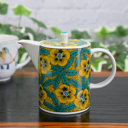 【made in japan】
Stylish Kużyaki Teapot from Waza no Kura, Aoi Design, Premium Quality Ceramic, Japanese Tableware, Comes with Tea Strainer, Made in Japan, Elegant Brand.