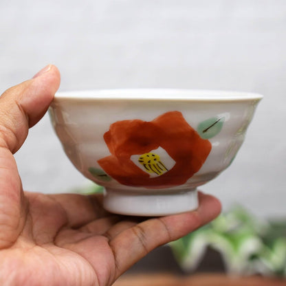 【made in japan】Stylish Japanese Ceramics - Kutani Ware Rice Bowl with Camellia Design, High-Quality Tableware for Authentic Japanese Dining Experience, Made in Japan. Perfect for elegant meals.