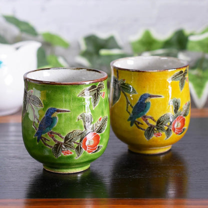 【made in japan】
Stylish Kutani Ceramic Tea Cups Set - Elegant Pair of Couple's Yunomi with Glazed Flower and Bird Design, Made in Japan, Quality Japanese Tableware.