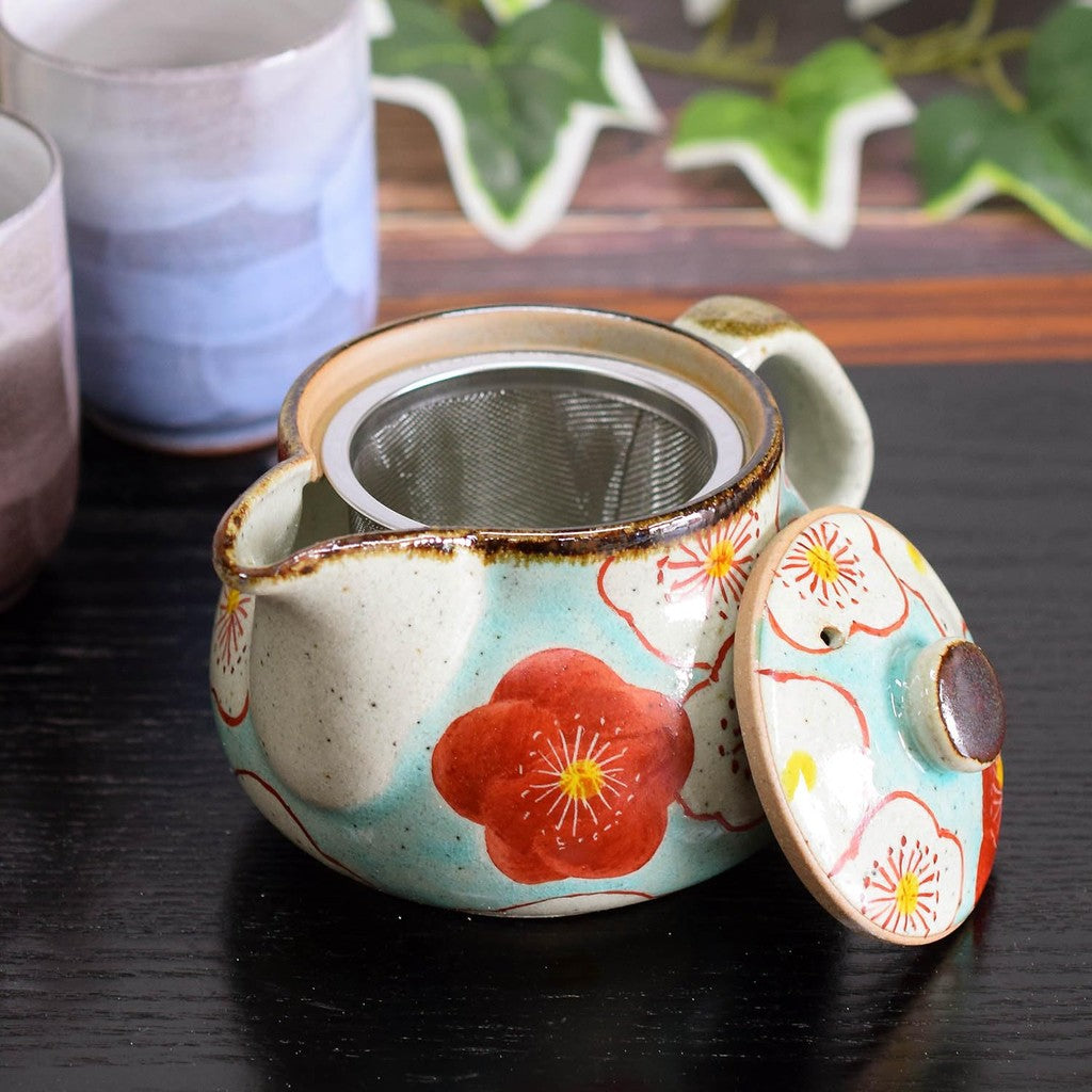 【made in japan】
Stylish Japanese Kyusu Teapot, Kutani Porcelain with Plum Blossom Design, Includes Strainer, Authentic Japanese Tableware, Perfect for Tea Lovers