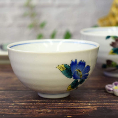 【made in japan】
Waza no Kura Pair Rice Bowls - Stylish Japanese Tableware, Kutani Ceramics, Elegant Couple's Chawan, Sasanqua Design, Premium Quality, Perfect Gift for Weddings, Anniversaries, and Milestone Celebrations, Made in Japan.