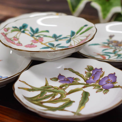 Waza no Kura Plate Set - Stylish Tableware, Kutani Ware Small Plates, Set of 5, Seasonal Flowers, High-Quality Ceramic, Premium Brand, Japanese Tableware, Serving Plates, Made in Japan, Wedding Gift, Present, Gift.