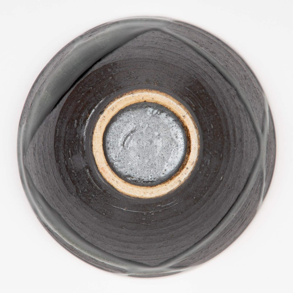 【made in japan】
Marui Seito Shigaraki Ware Hechimon Rice Bowl, Ceramic Tea Bowl with Black Glaze Flow Pattern, Diameter 11.5 cm x Height 6 cm, Made in Japan, MR-3-3500. Ideal for Enjoying Steamed Rice.