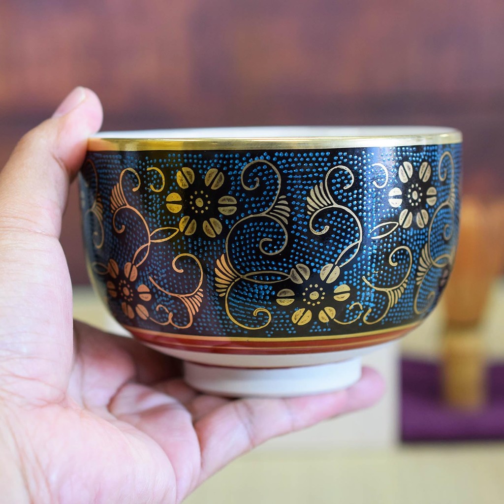 【made in japan】Stylish Japanese Matcha Bowl - Kutani Ware, Blue Grain Tessen, High-Quality Ceramics for Tea Ceremony, Perfect Birthday Gift, Sei-Getsu Celebration, and Special Occasions - Made in Japan.