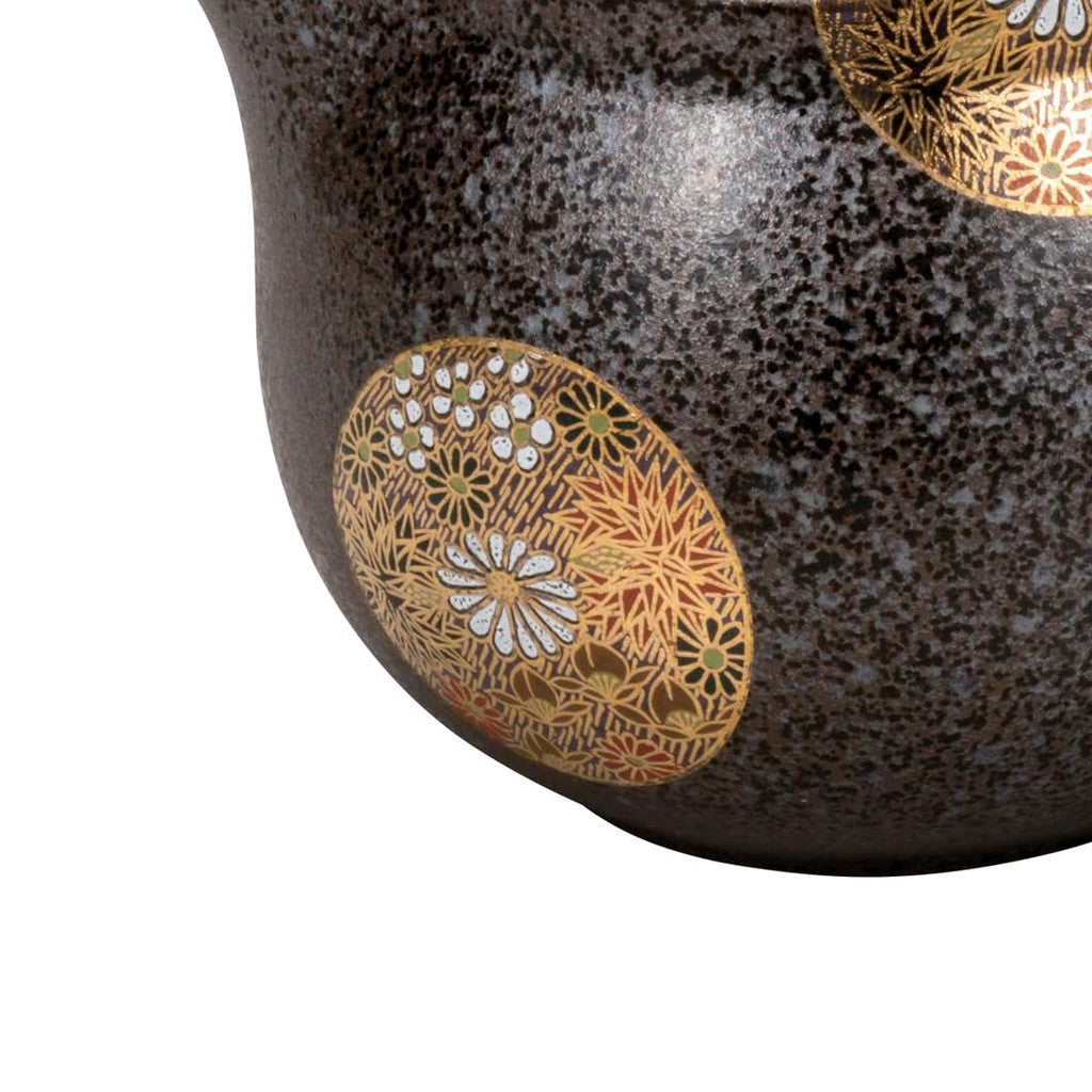 【made in japan】
Kutani Ware Iwataya Floral Teapot K8-539 – Elegant and Functional Japanese Teapot for Tea Lovers, Perfect for Serving and Display in Your Collection.