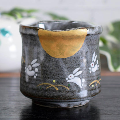 【made in japan】
Stylish Kutani Ware Tea Cup by Waza no Kura - Large Moon Rabbit Design, Ceramic Japanese Tableware, Perfect for Birthdays and Celebrations like 60th, 70th, 77th, 80th Anniversaries, a Thoughtful Gift Made in Japan.