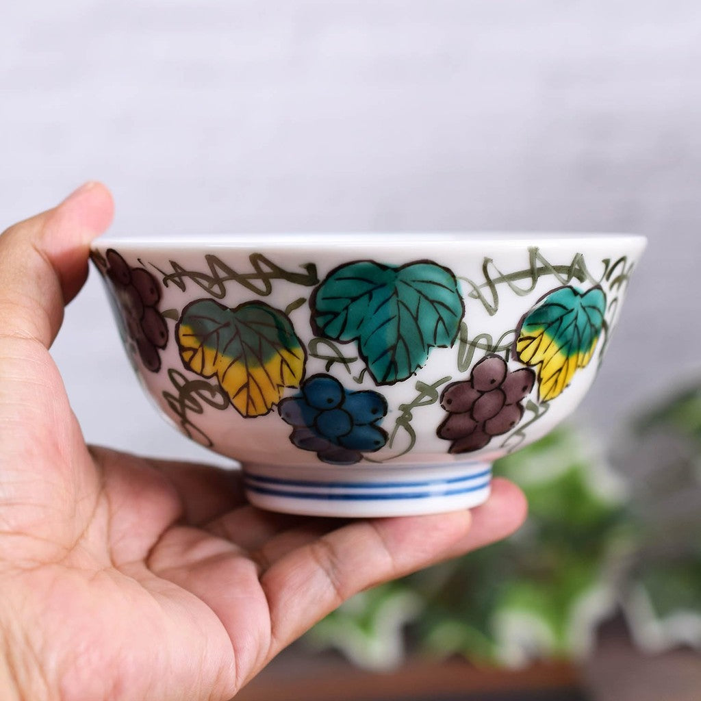 【made in japan】
Stylish Japanese Waza no Kura Rice Bowl, Kutani Ceramics with Grape Design, Perfect Tableware for Rice, Authentic Japanese Tableware, Made in Japan, Elegant Dining Experience