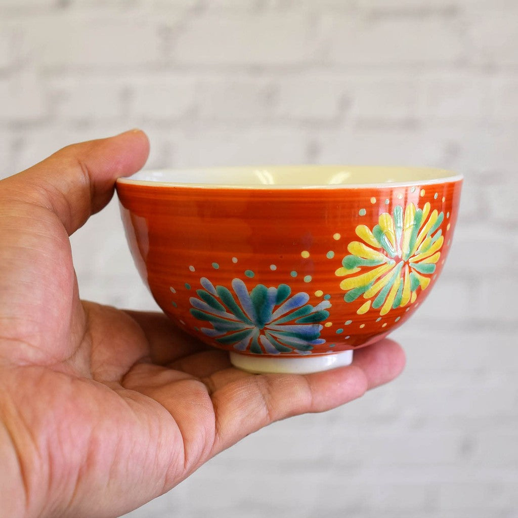 【made in japan】
Stylish Japanese Kutani Porcelain Rice Bowl by Waza no Kura, perfect for serving rice. A high-quality tableware gift ideal for birthdays, Kinen celebrations, and special occasions. Elegant design for traditional dining. Made in Japan.
