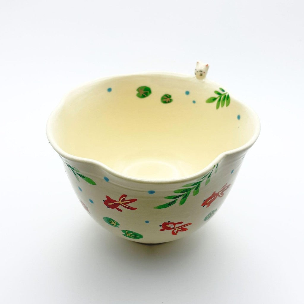 【made in japan】
Japanese Matcha Bowl for Tea Ceremony - Handmade Kyo-Yaki with Goldfish Design by Kohsho Takenaka, Size: 11cm Diameter x 8.5cm Height, Perfect Gift for Tea Lovers.