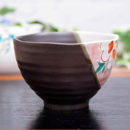 【made in japan】
Stylish Japanese Kutani Porcelain Rice Bowl - Premium Pink Floral Design, Perfect for Tea and Soup, Ideal Gift for Birthdays, Milestone Celebrations, and Special Occasions, Made in Japan.