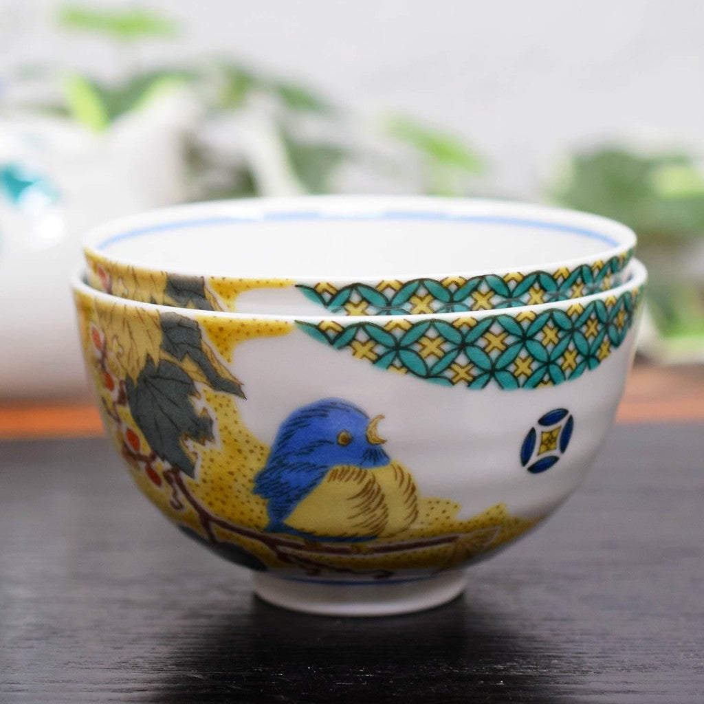 【made in japan】
Waza no Kura Pair Rice Bowls Set - Elegant Japanese Tableware, Kutani Ware, Couple's Teacups, Komon Yoshidaya Sparrows, High-Quality Ceramics, Made in Japan, Perfect for Weddings, Birthdays, and Anniversaries.