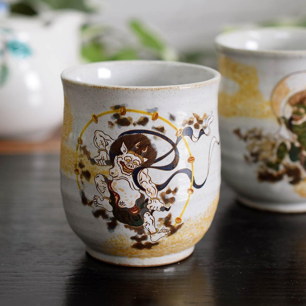 【made in japan】
Waza no Kura Stylish Pair of Yu-nomi Teacups, Kutani Porcelain, Couple's Tea Cups, Fūjin Raijin Design, Japanese Ceramic Tableware, Made in Japan.