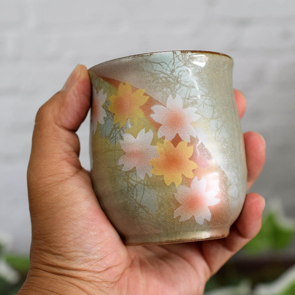 【made in Japan】
Stylish Japanese Kutani Ceramics Pair of Tea Cups for Couples - Sunlight Floral Pattern, Perfect for Weddings, Anniversaries, and Special Celebrations - Handmade Japanese Tableware Gift