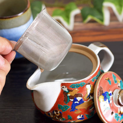 【made in japan】
Stylish Japanese Pottery Teapot with Strainer, Kutani Ware, Luxury Wooden Rice Design, Premium Tableware, Ideal Birthday Gift, Made in Japan.