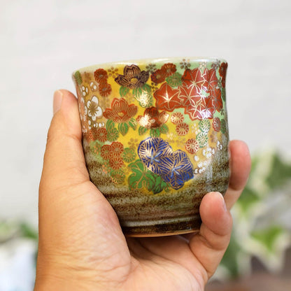 【made in japan】
Elegant Kutani Ceramic Teacup Pair for Couples - Stylish Japanese Yunomi for Every Season, High-Quality Tableware, Handmade in Japan