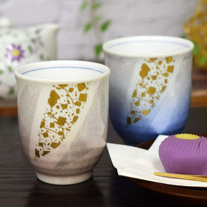【made in japan】
Stylish Pair of Japanese Kutani Tea Cups - Waza no Kura Brand Ceramic, Perfect for Couples. Ideal for Wedding Anniversaries, Birthday Celebrations, and as Thoughtful Gifts. Authentic Japanese Tableware.