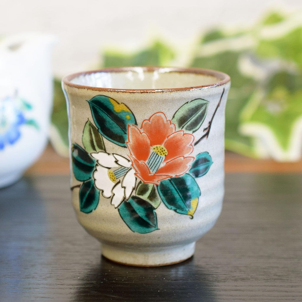 【made in japan】
Waza no Kura Stylish Japanese Tea Cup - Kutani Ware Yu-Don - Red and White Camellia Design - Elegant Ceramic Tea Bowl - Authentic Japanese Tableware, Made in Japan.