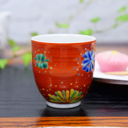 【made in japan】
Stylish Kutani-Yaki Tea Cup by Yuuki Tanaka - Japanese Ceramic Tea Bowl for Hot Drinks, Ideal for Birthdays, Milestone Celebrations, and Gift-Giving. Perfect for Traditional Dining and Collectors.