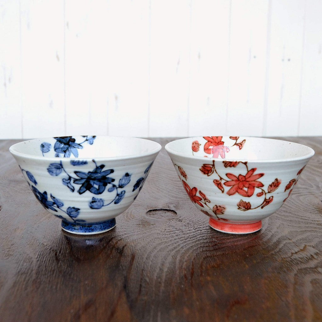 【made in japan】
Japanese Traditional Couple Rice Bowls Set with Elegant Gift Box - Arita Ware, Stylish Floral Design, Perfect present for Couples, Made in Japan.