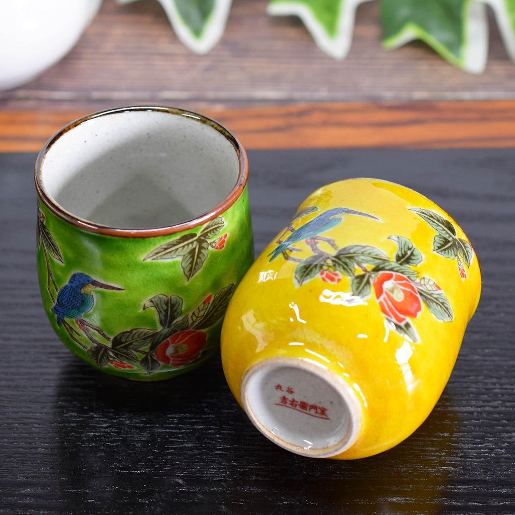 【made in japan】
Stylish Kutani Ceramic Tea Cups Set - Elegant Pair of Couple's Yunomi with Glazed Flower and Bird Design, Made in Japan, Quality Japanese Tableware.