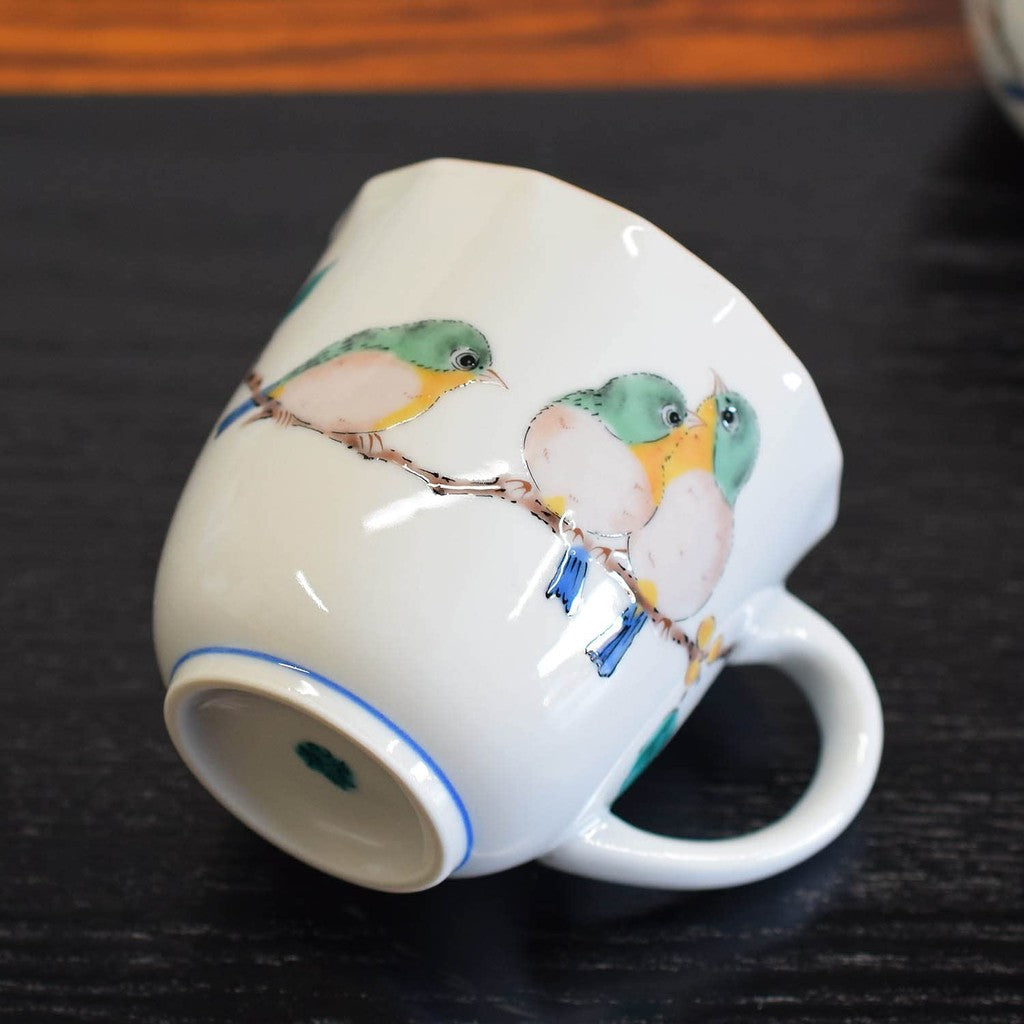 Stylish Kutani Ceramic Mug from Waza no Kura – Premium Quality, Elegant Design, Perfect for Gifts and Birthday Presents, Featuring a Beautiful Mejiro Pattern.