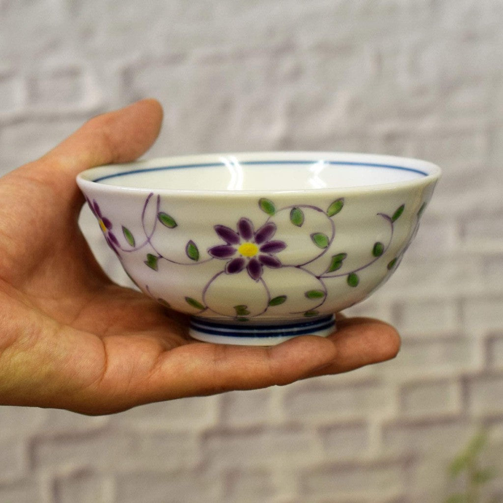 【made in japan】
Stylish Japanese Kutani Ceramic Rice Bowl with Floral Design - High-Quality Tableware, Perfect for Traditional Meals, Made in Japan, Ideal Birthday or Celebration Gift for Milestone Events.