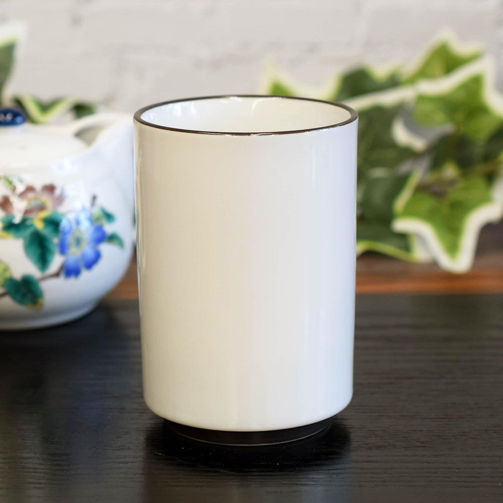 【made in japan】Large Japanese Kutani Tea Cup – Tsutsu Kutsuhana Porcelain Teacup, Traditional Japanese Tableware, Perfect for Tea Lovers, Made in Japan.