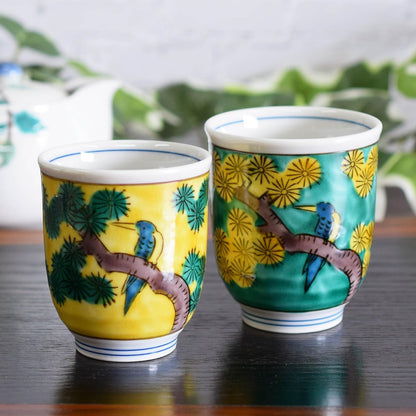【made in japan】
Elegant Kutani Yaki Pair of Teacups for Couples - Yoshidaya Matsuni Bird Design, Japanese Tableware, Handmade in Japan, Perfect for Tea Lovers.