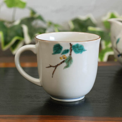 Stylish Kutani Ceramic Mug from Waza no Kura – Premium Quality, Elegant Design, Perfect for Gifts and Birthday Presents, Featuring a Beautiful Mejiro Pattern.