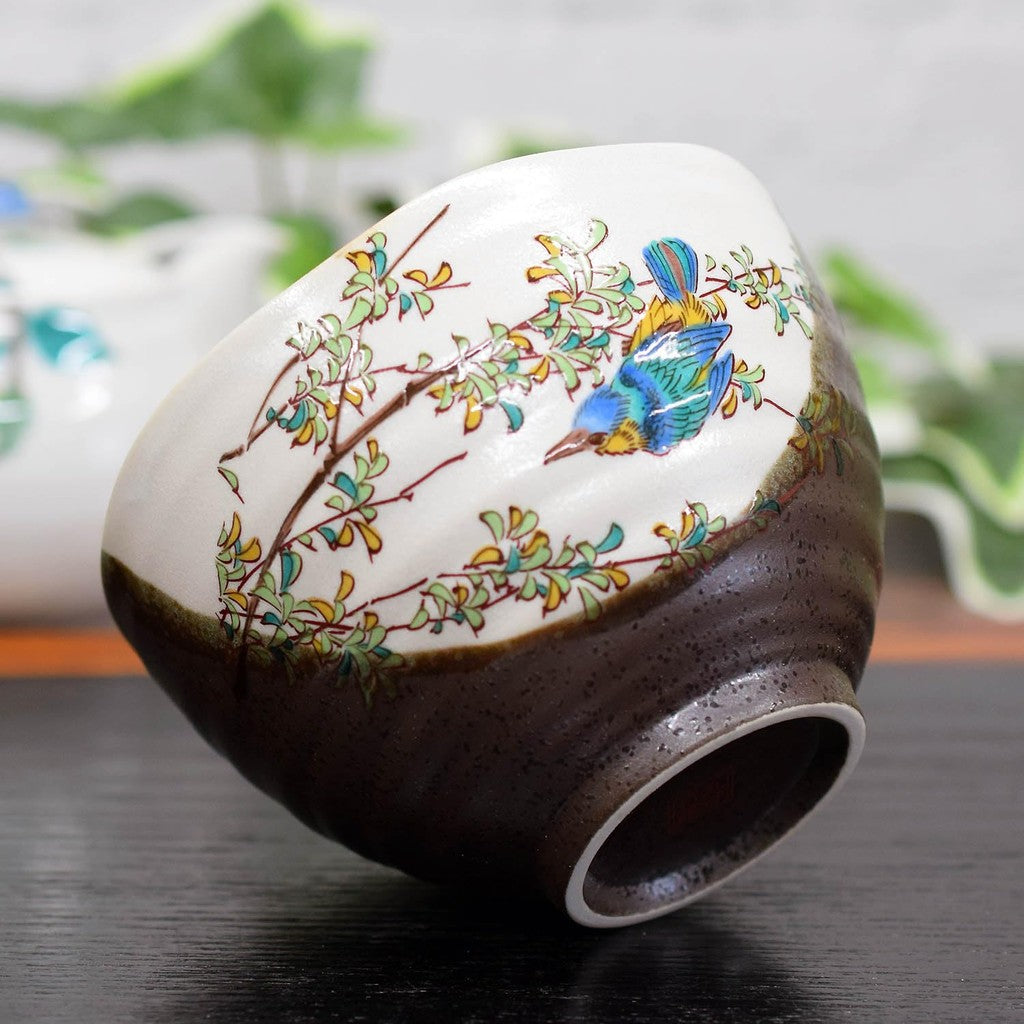 【made in japan】
Stylish Japanese Kutani Ceramics Rice Bowl for Tea, Ideal for Ochazuke, High-Quality Tableware. Perfect Gift for Birthdays, Milestones, and Special Celebrations, Made in Japan, Exclusive Brand, Elegant Design.