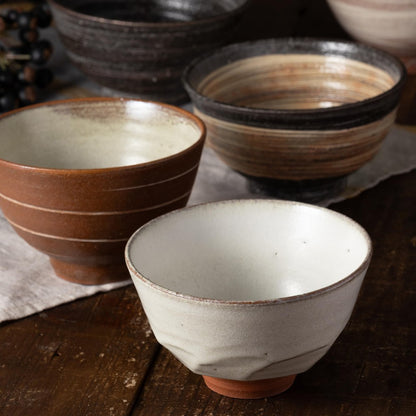 【made in japan】
Marui Seito Shigaraki Pottery Hachimoku Rice Bowl, 11cm Diameter, White Glazed, Classic Design - MR-3-4550. Perfect for Serving Rice in Style!